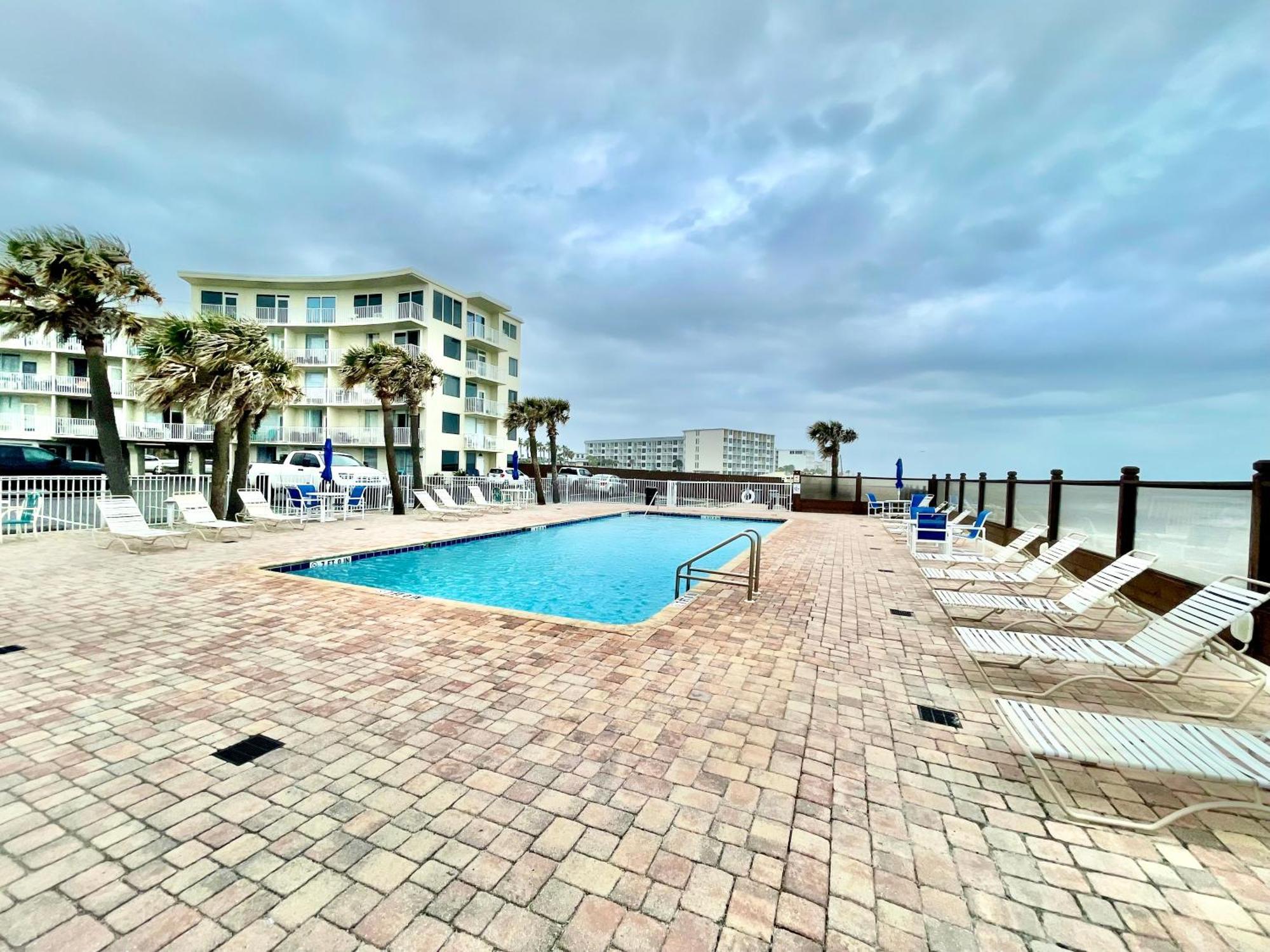 Sunset Studio Daytona Beachfront Exterior foto